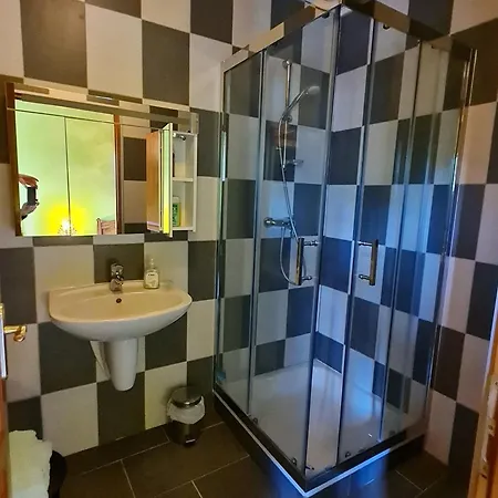 Bed & Breakfast Charmante Avec Salle D'eau Privative Et Salon Commun, Proche Belgique Et Luxembourg