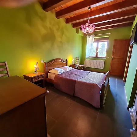 Charmante Avec Salle D'eau Privative Et Salon Commun, Proche Belgique Et Luxembourg Bed & Breakfast