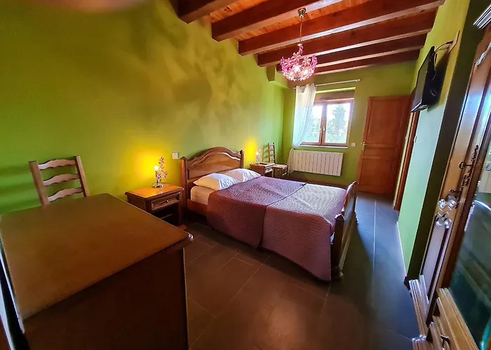 Charmante Avec Salle D'eau Privative Et Salon Commun, Proche Belgique Et Luxembourg - Fr-1-584-327 Bed & Breakfast